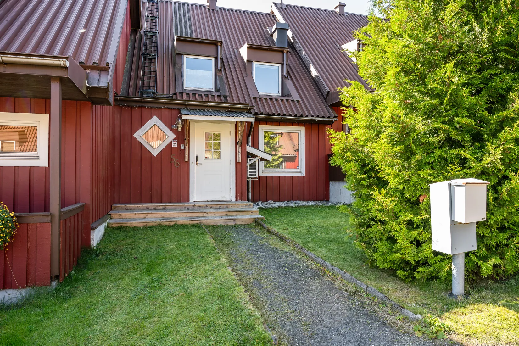 Radhus, Furuvägen 56, Hälletorp, Härnösand
