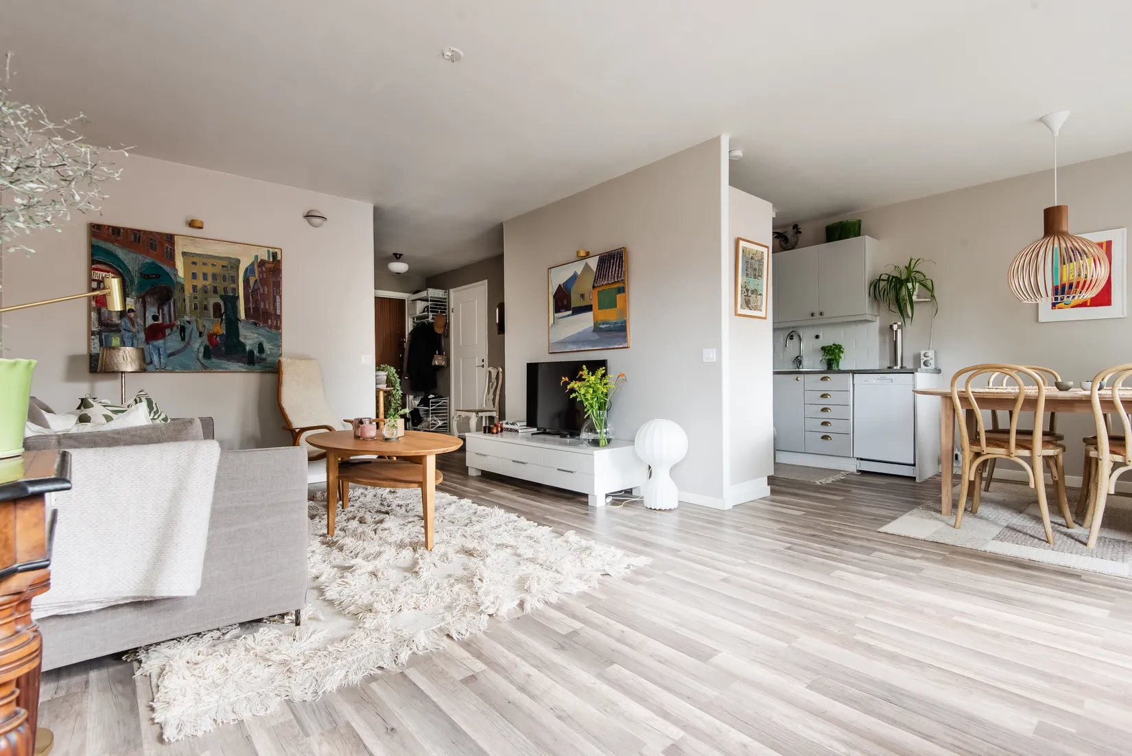 Bostadsrätt, Luffarbacken 8, 1 tr, Centralt, Österåker