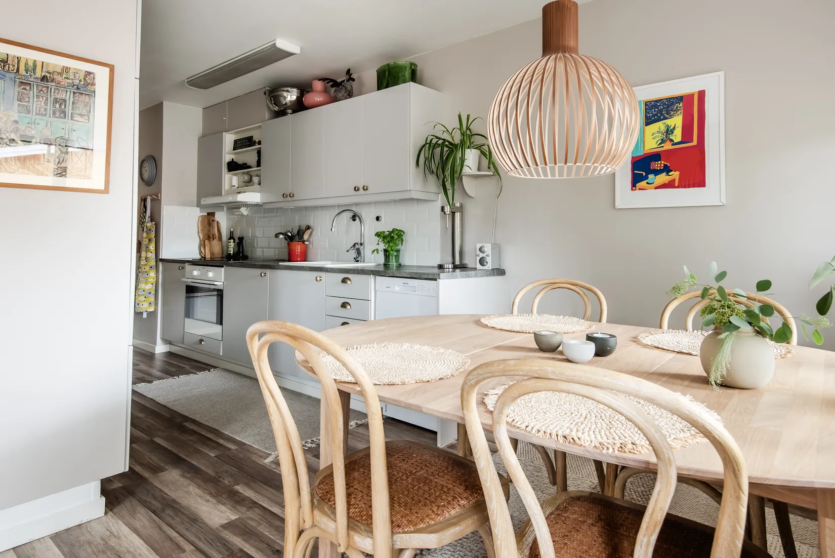 Bostadsrätt, Luffarbacken 8, 1 tr, Centralt, Österåker