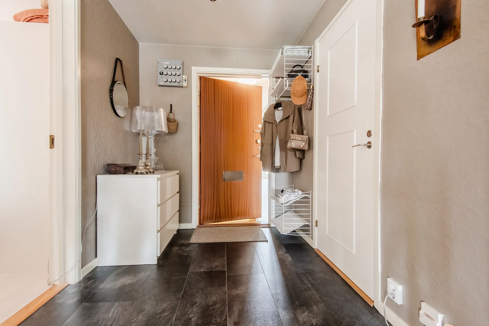 Bostadsrätt, Luffarbacken 8, 1 tr, Centralt, Österåker