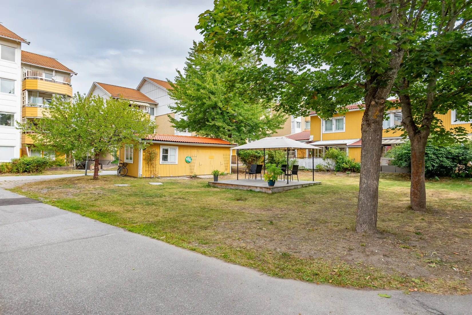 Bostadsrätt, Luffarbacken 8, 1 tr, Centralt, Österåker