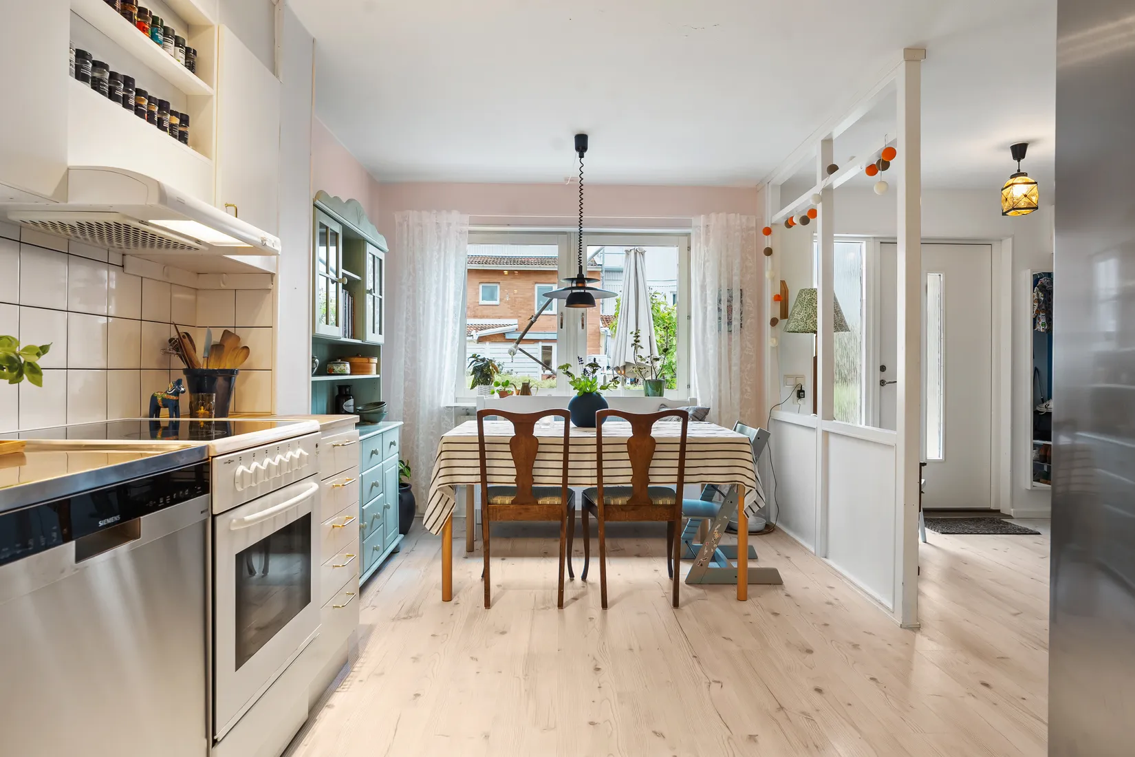 Radhus, Kungsbackavägen 12, Granloholm, Sundsvall