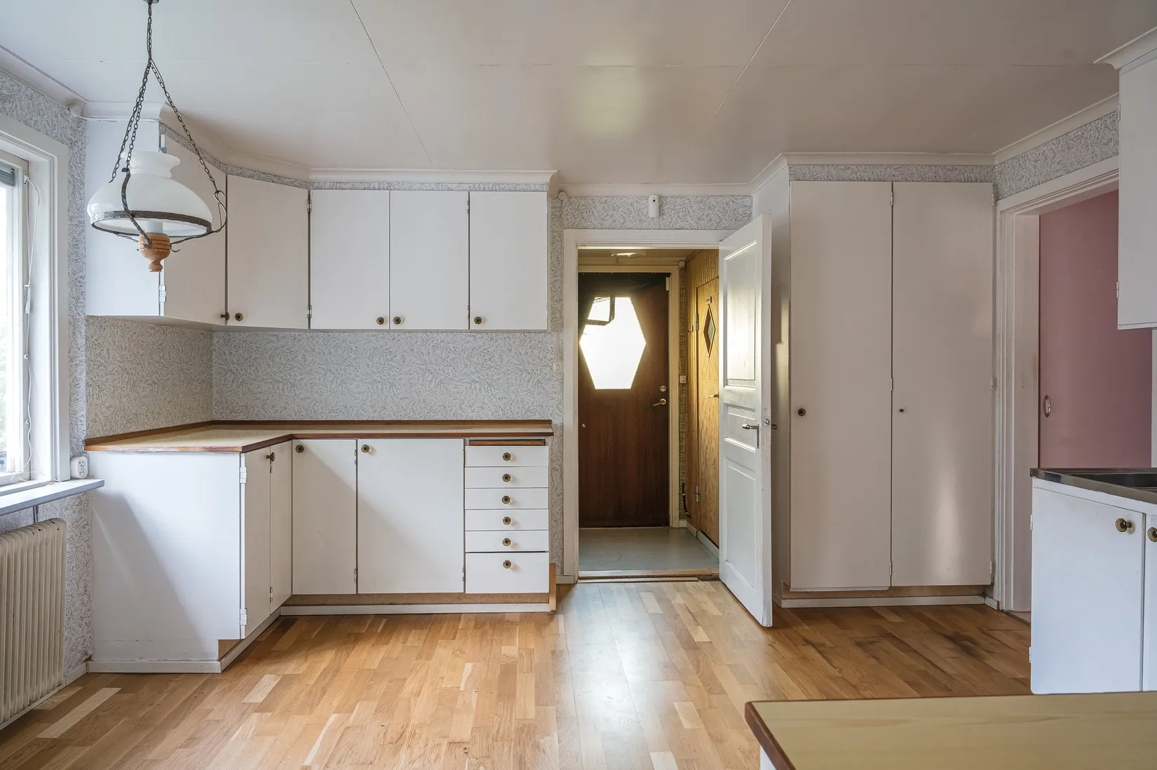 Villa, Halvåsvägen 16, Helås, Vara