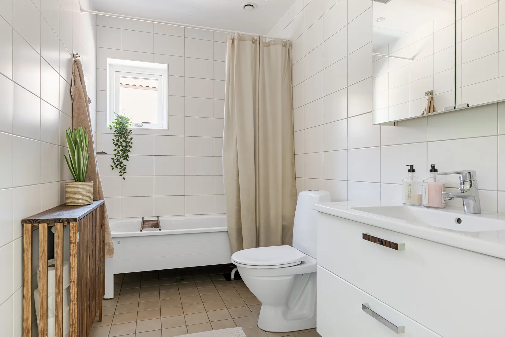 Radhus, Blåeldsbågen 40, Sturefors, Linköping
