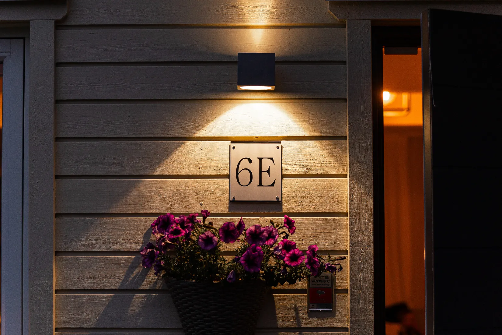 Radhus, Frisells gata 6E, Sanda Ängar/Bollstanäs, Upplands Väsby