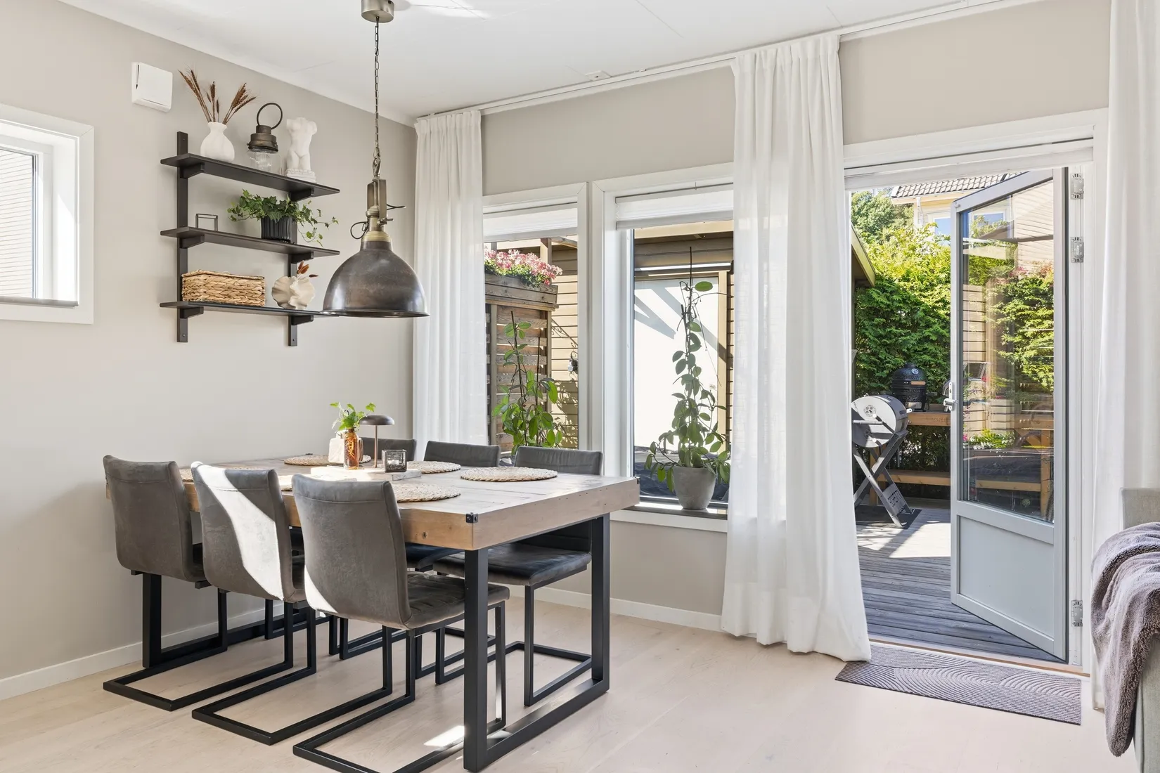 Radhus, Frisells gata 6E, Sanda Ängar/Bollstanäs, Upplands Väsby