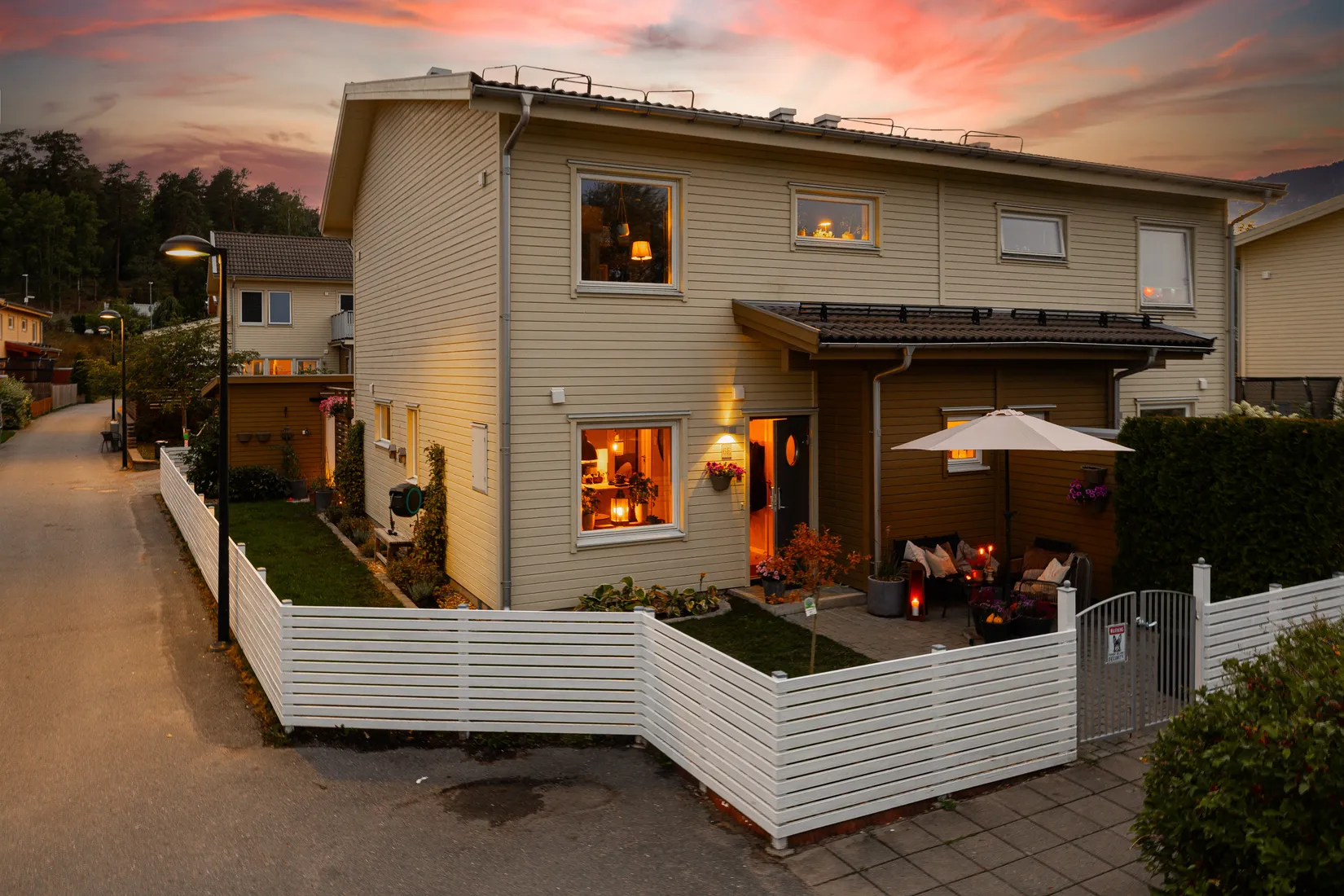 Radhus, Frisells gata 6E, Sanda Ängar/Bollstanäs, Upplands Väsby
