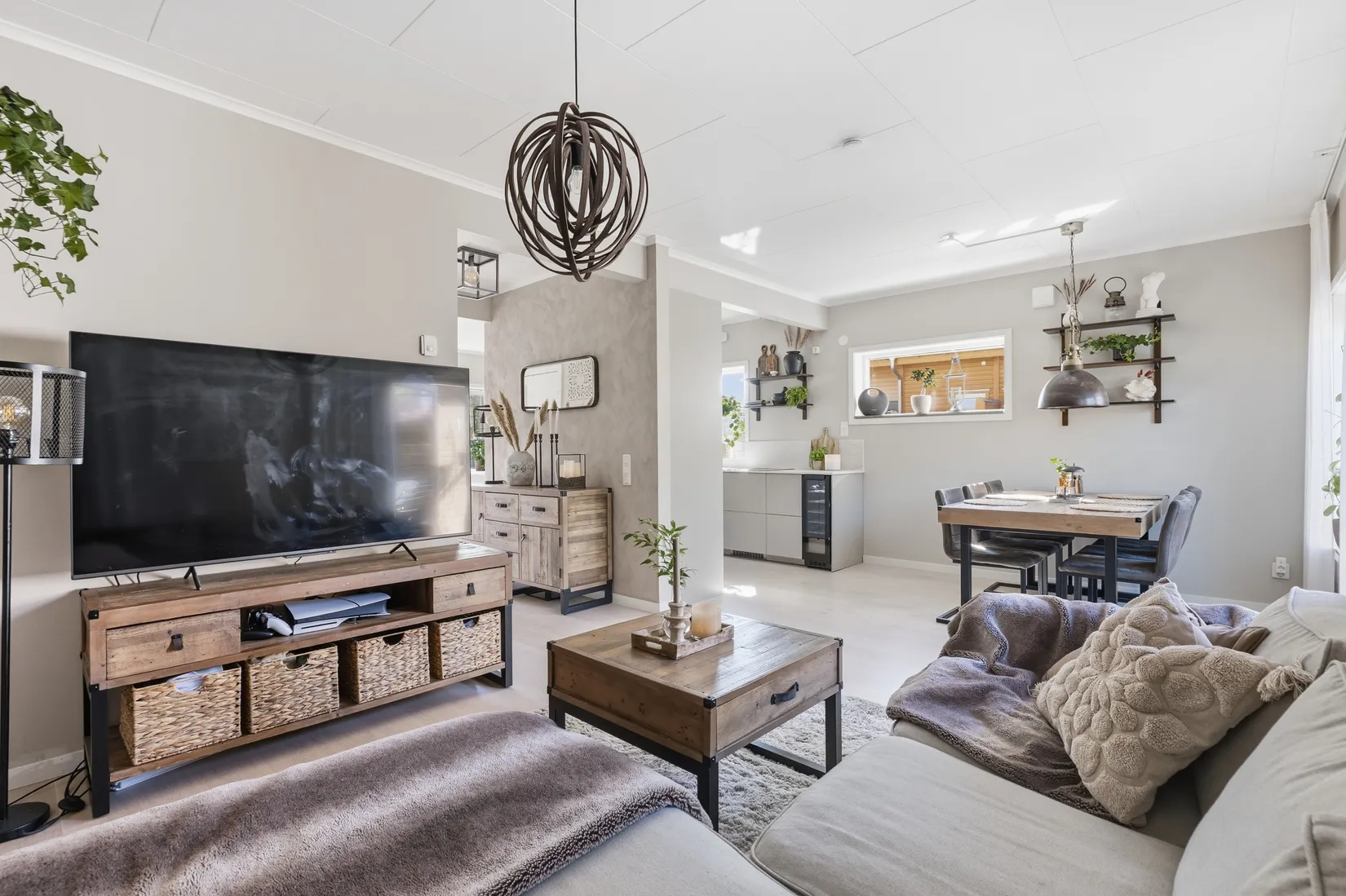 Radhus, Frisells gata 6E, Sanda Ängar/Bollstanäs, Upplands Väsby