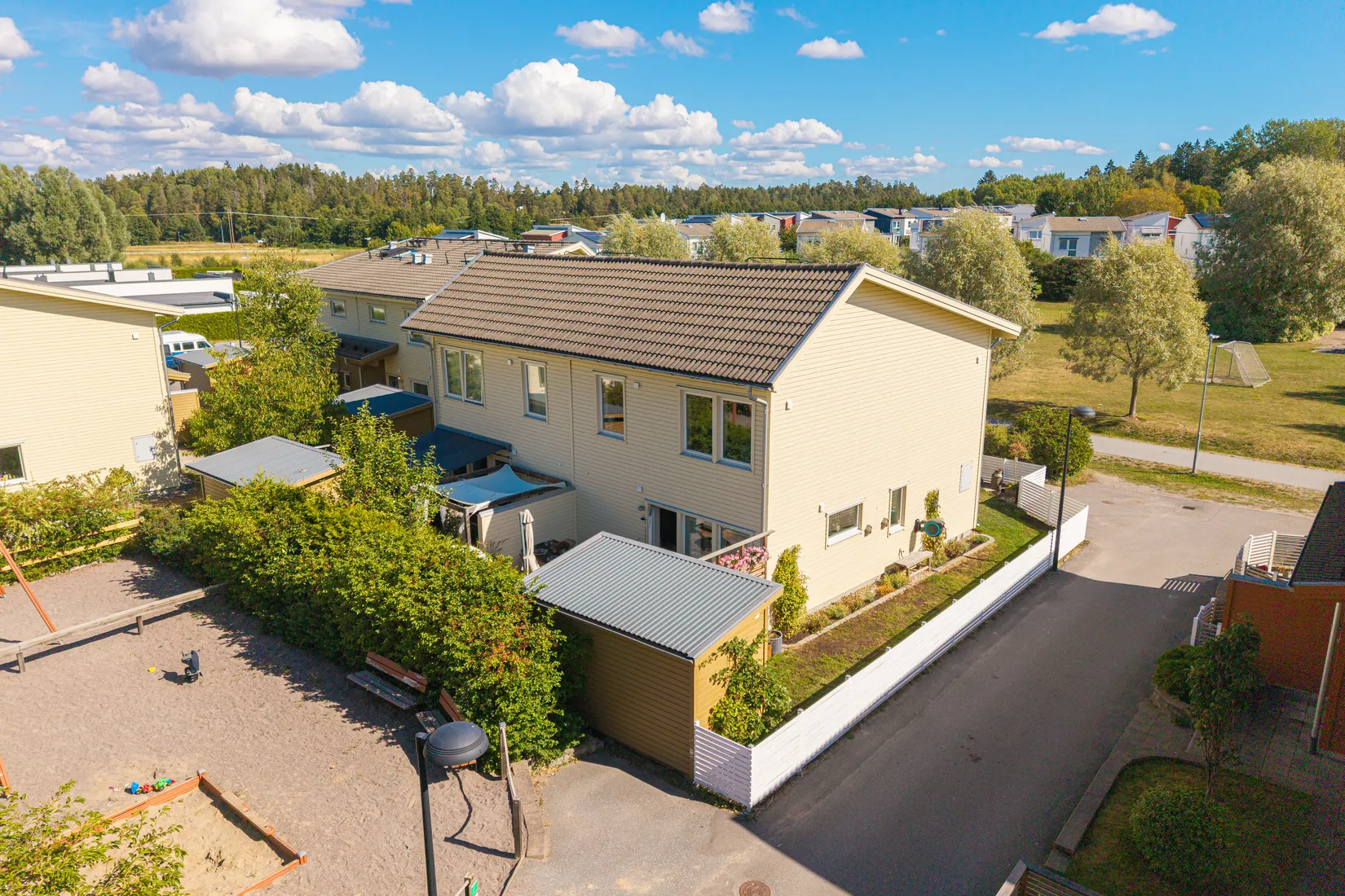 Radhus, Frisells gata 6E, Sanda Ängar/Bollstanäs, Upplands Väsby