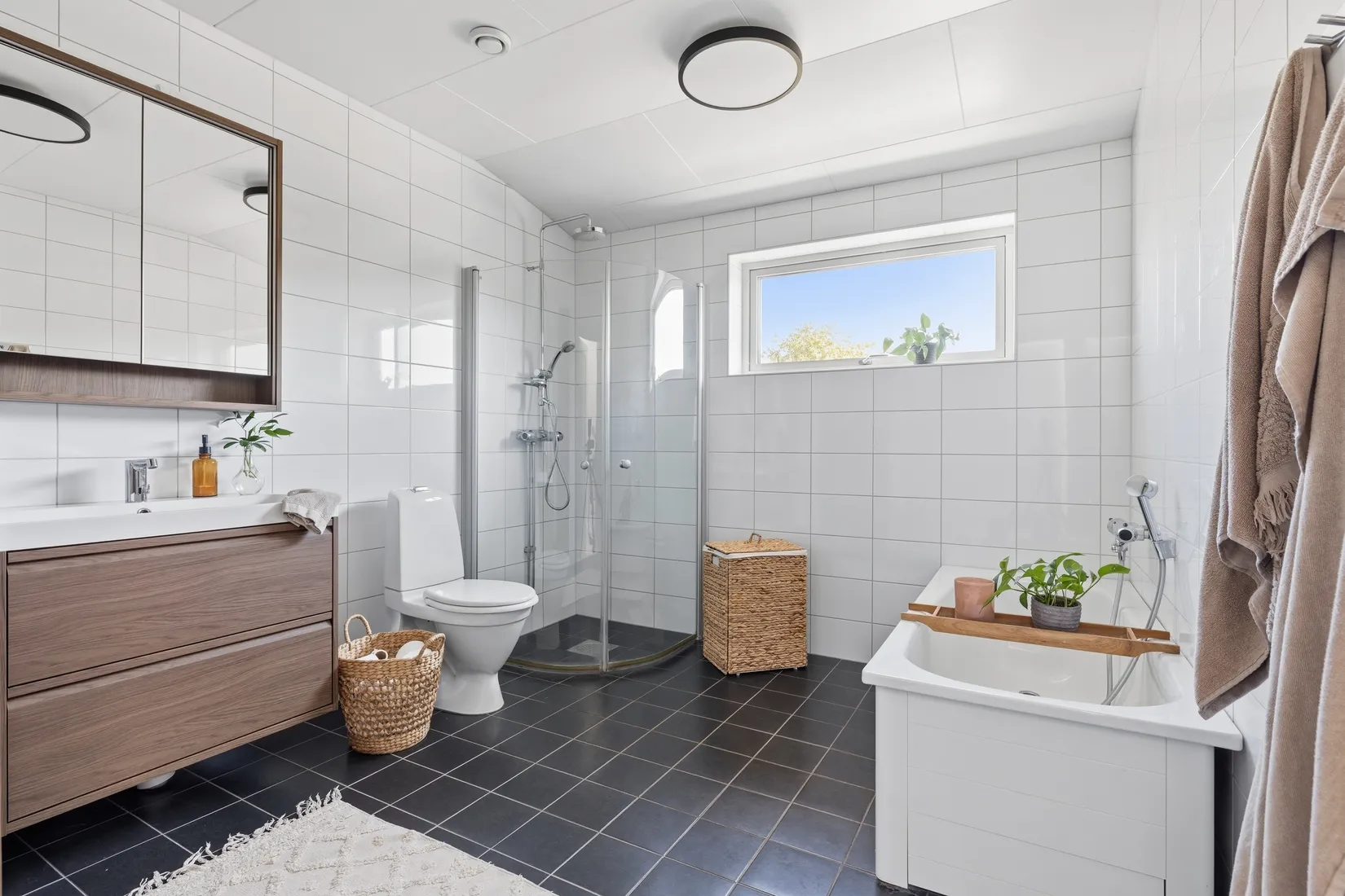 Radhus, Frisells gata 6E, Sanda Ängar/Bollstanäs, Upplands Väsby