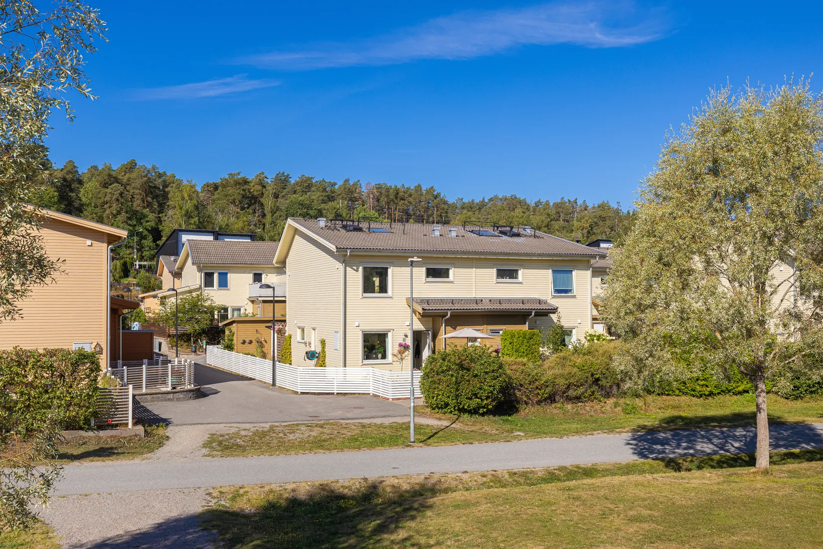 Radhus, Frisells gata 6E, Sanda Ängar/Bollstanäs, Upplands Väsby