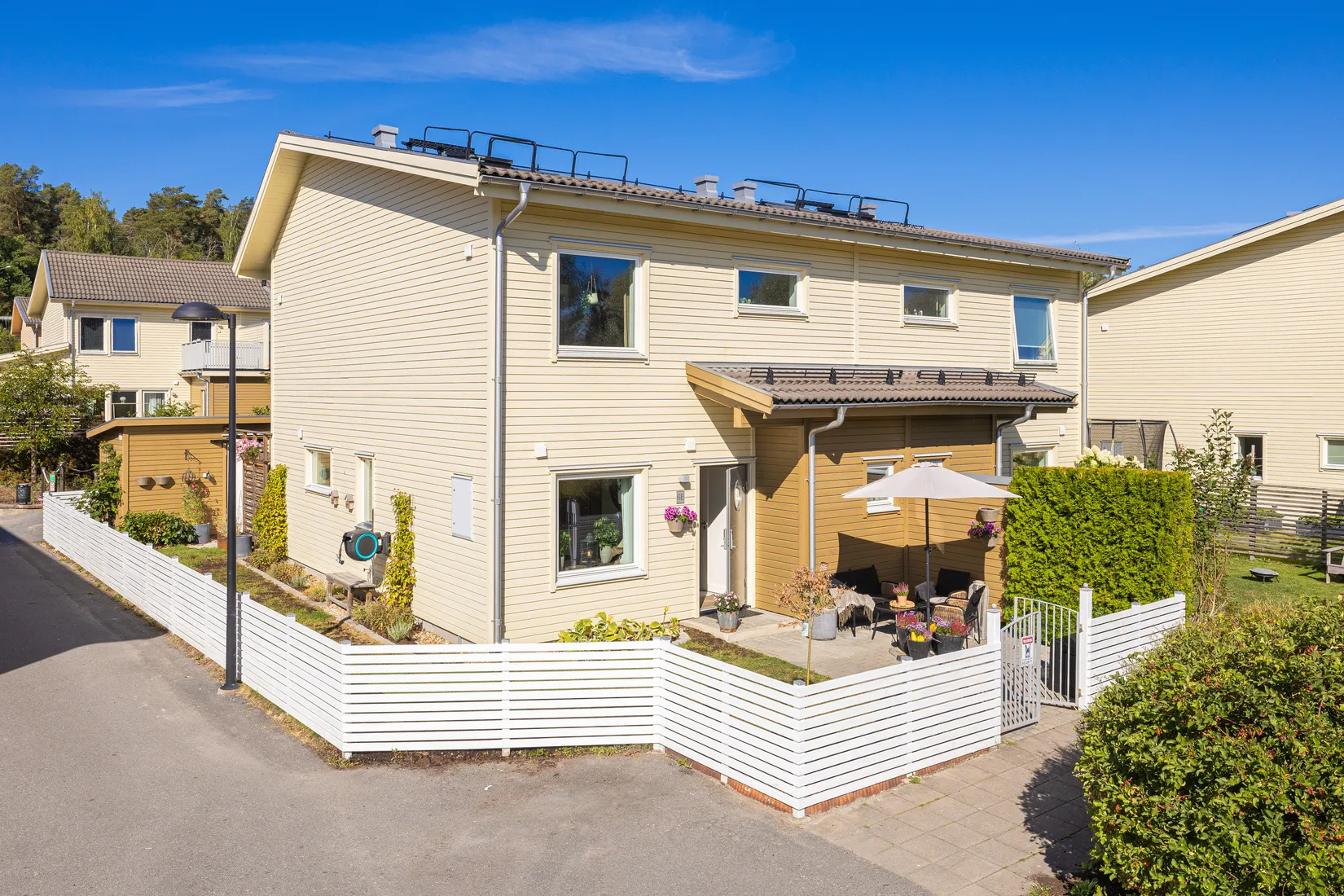 Radhus, Frisells gata 6E, Sanda Ängar/Bollstanäs, Upplands Väsby