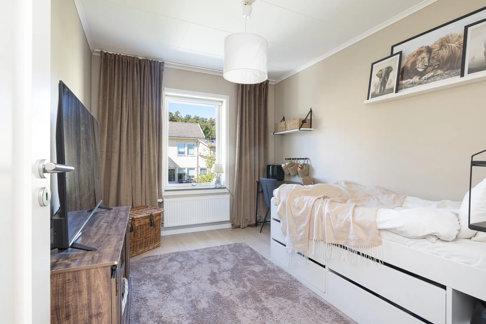 Radhus, Frisells gata 6E, Sanda Ängar/Bollstanäs, Upplands Väsby