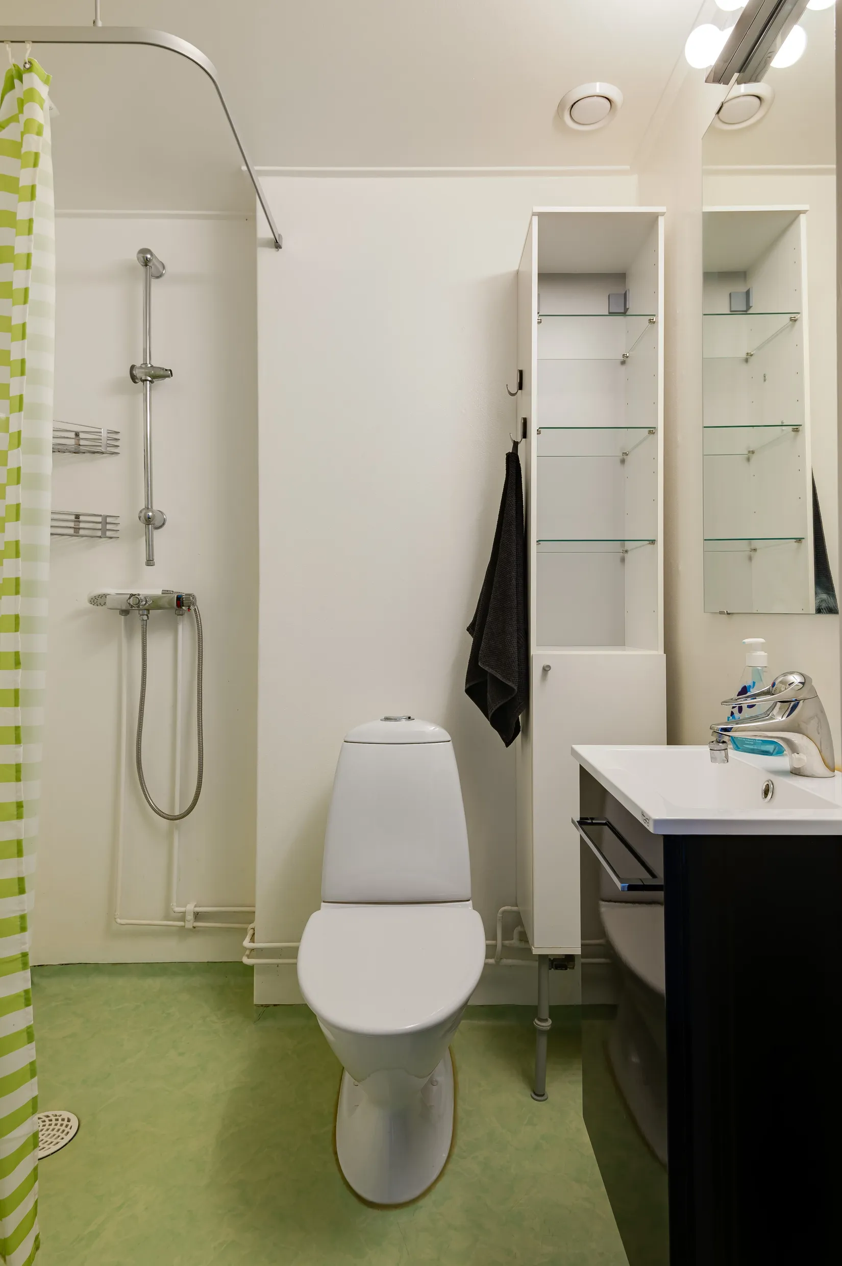 Bostadsrätt, Katarinas väg 4A, 3 vån med hiss, Centralt, Vadstena