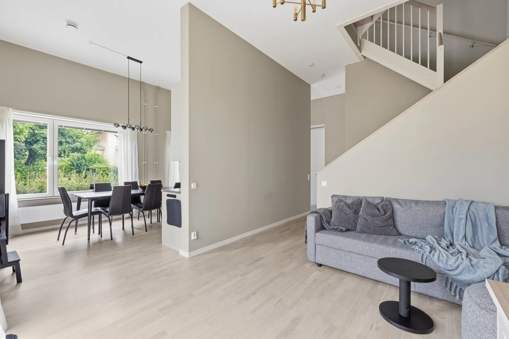 Radhus, Kungsvägen 8B, Edsviken/Centralt, Sollentuna