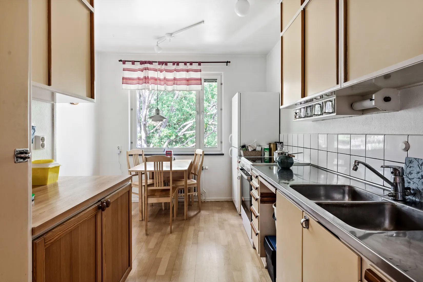 Bostadsrätt, Smörbrödsvägen 23, vån 3/3, Sköndal, Stockholm