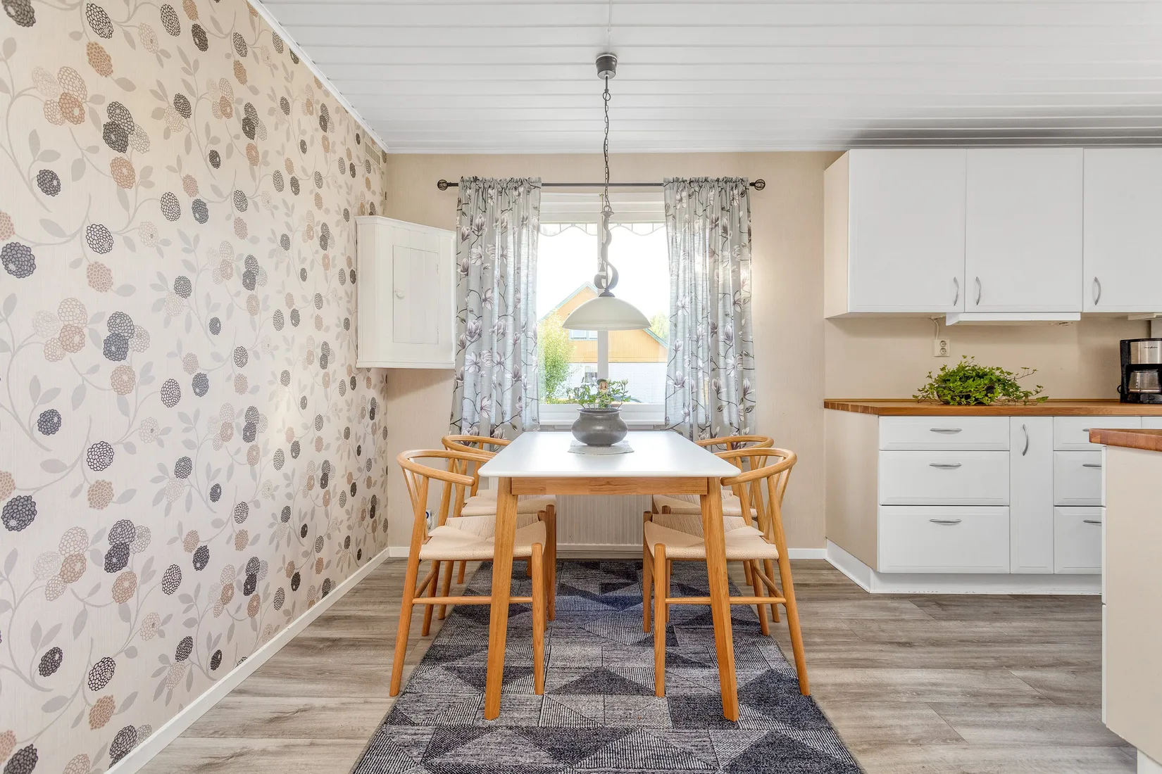 Radhus, Björnbärsvägen 11, Hagaberg, Lindesberg