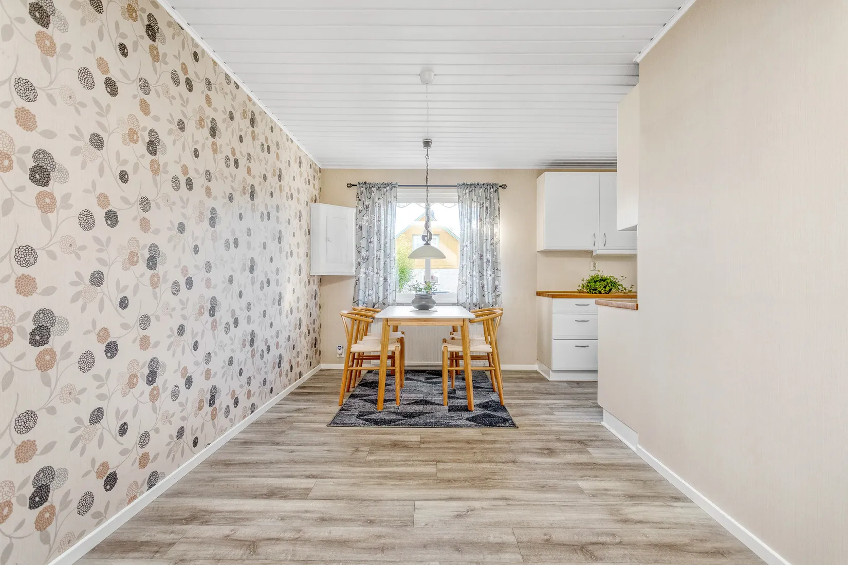 Radhus, Björnbärsvägen 11, Hagaberg, Lindesberg