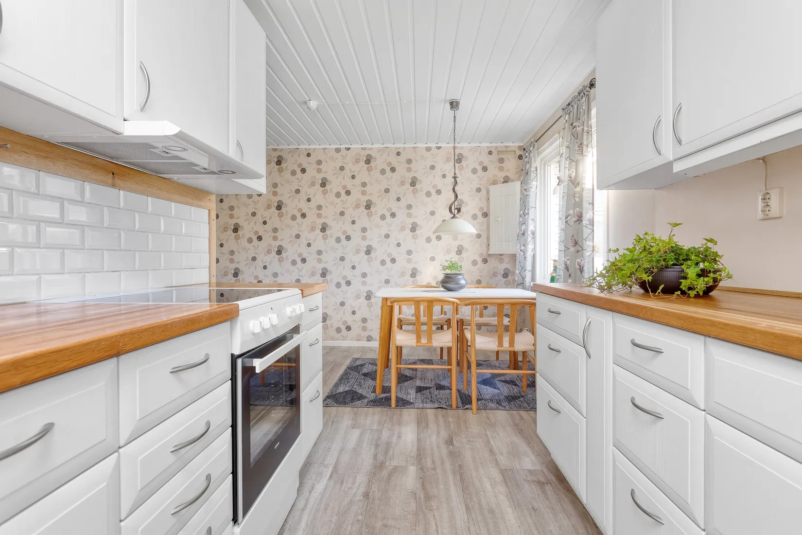 Radhus, Björnbärsvägen 11, Hagaberg, Lindesberg