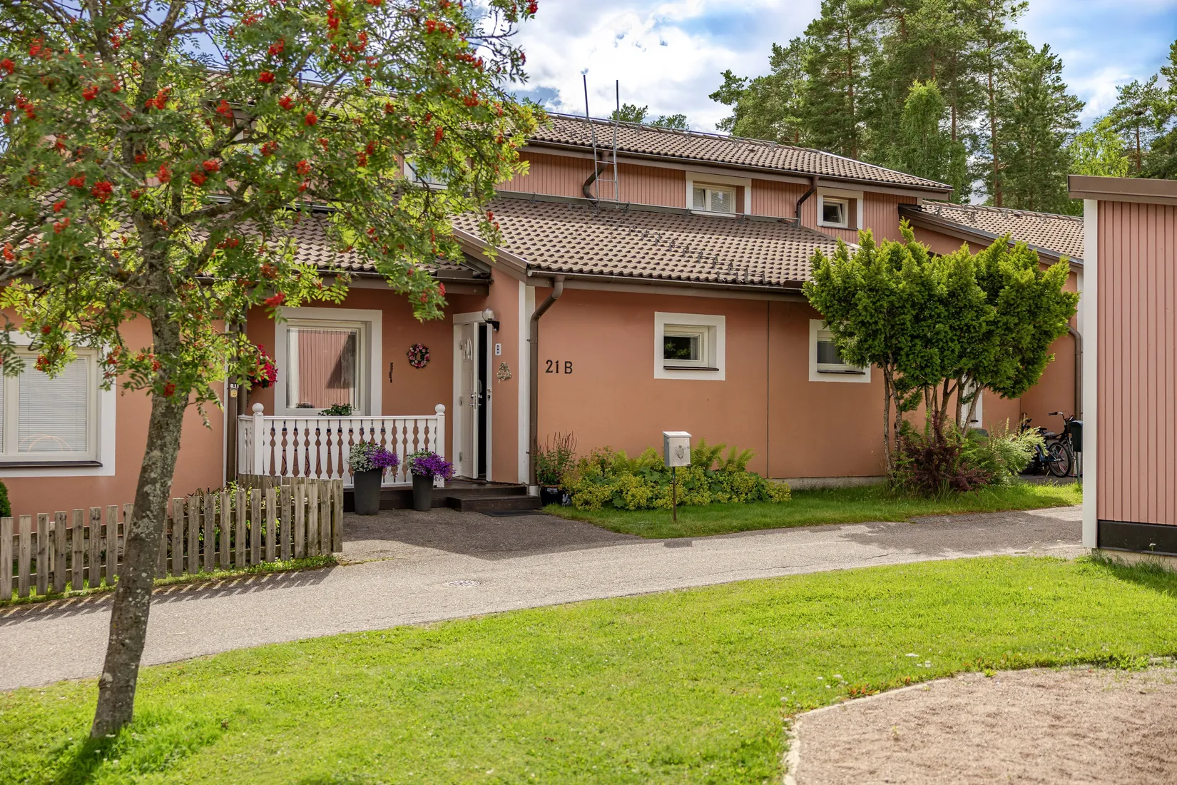 Radhus, Hövdingavägen 21B, Södra Bomhus, Gävle