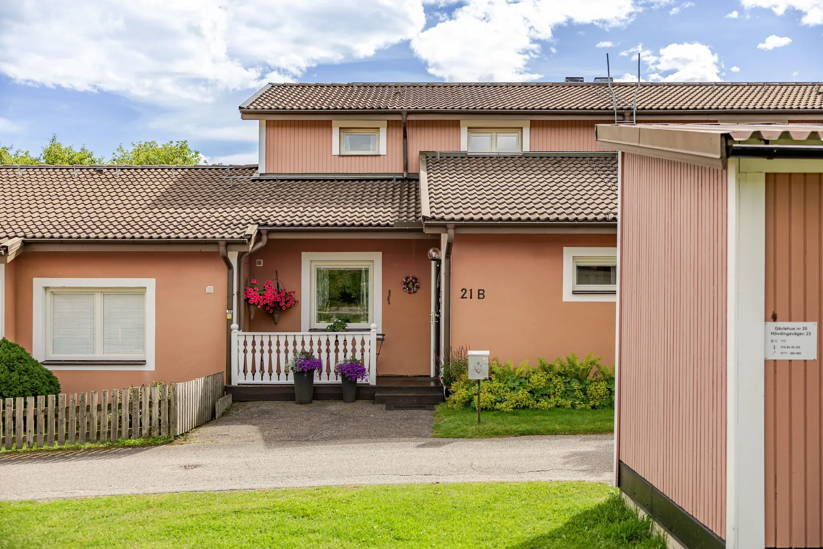 Radhus, Hövdingavägen 21B, Södra Bomhus, Gävle