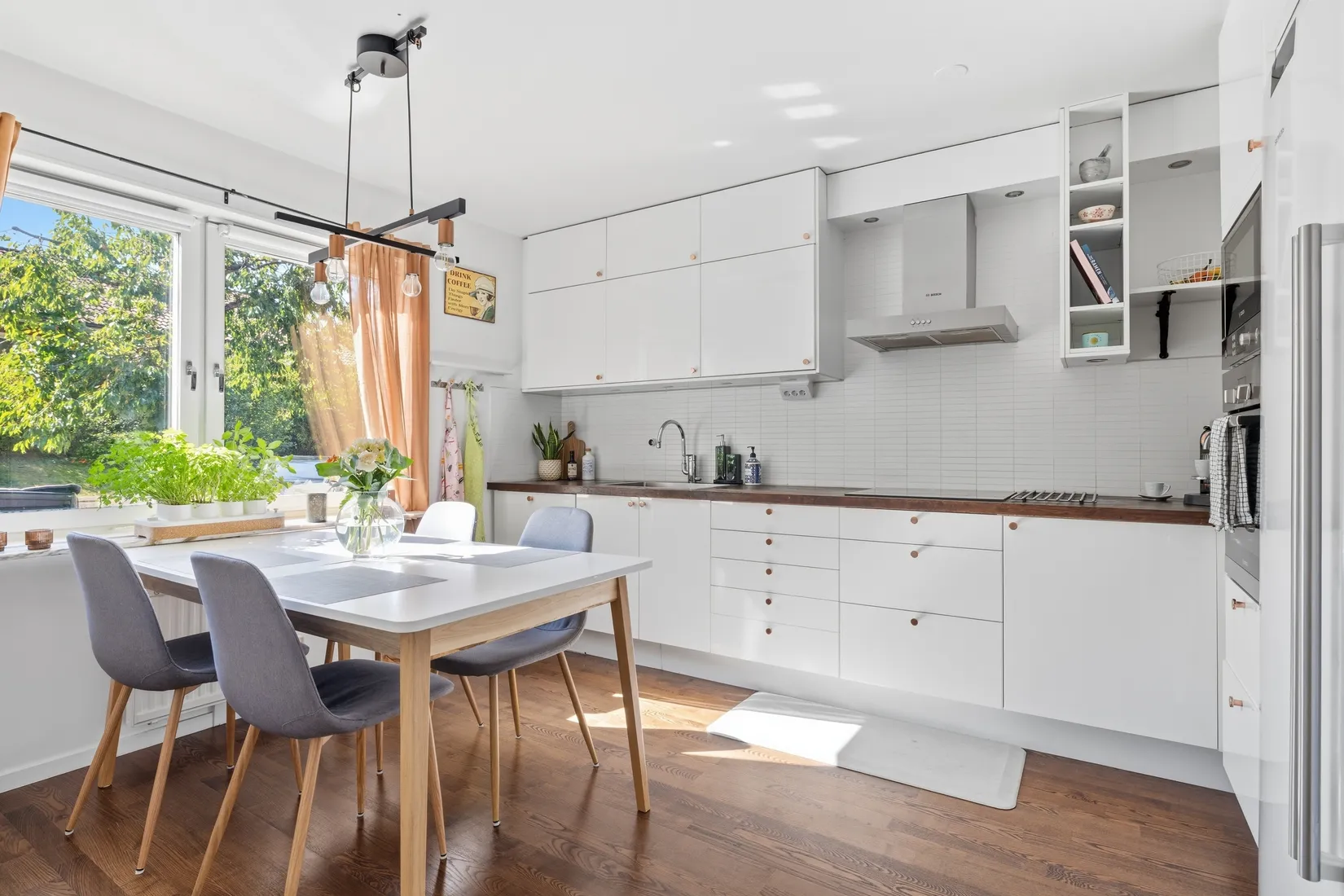 Radhus, Tegvägen 33, Solgårdsgärde, Vallentuna