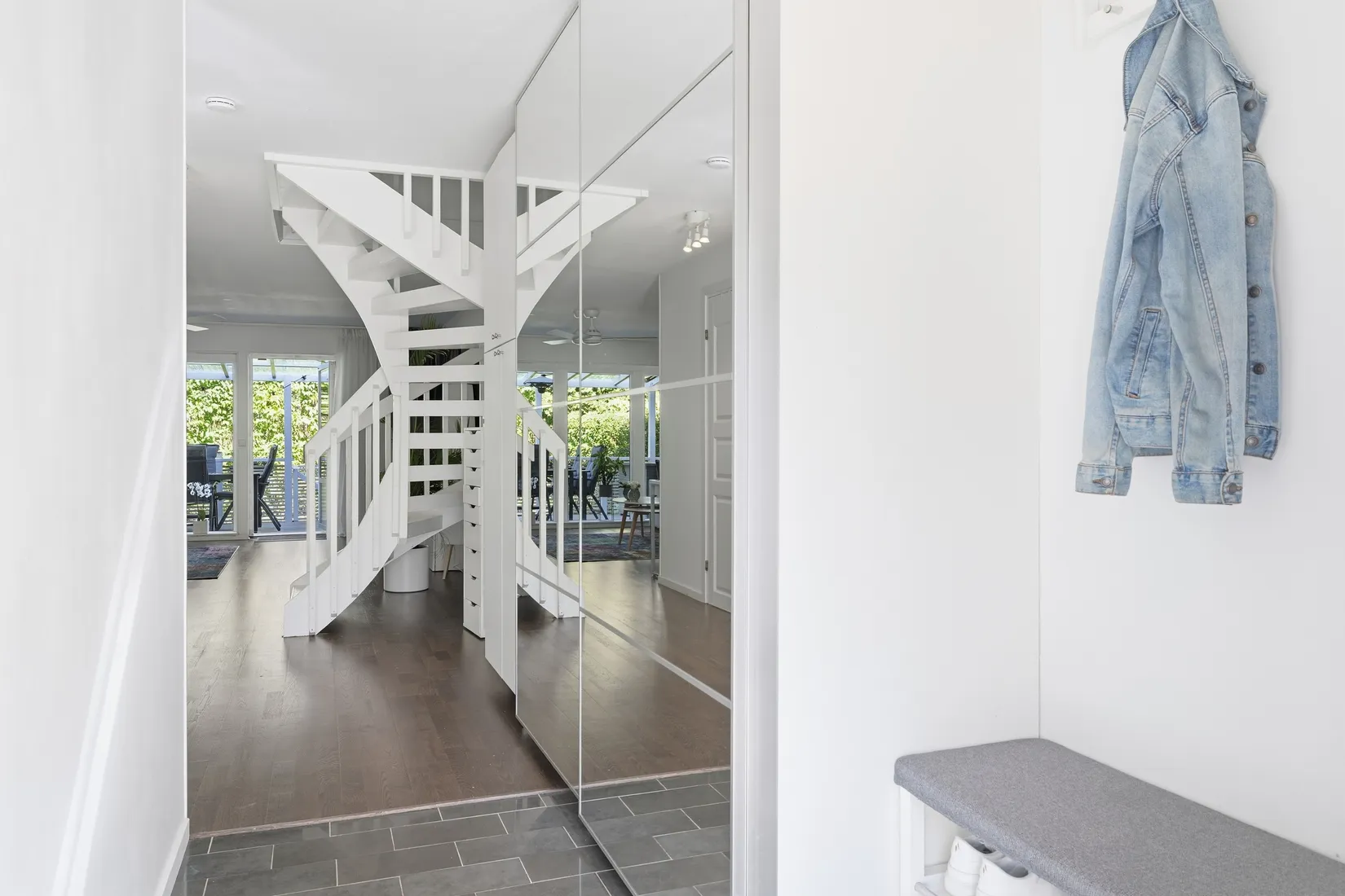 Radhus, Tegvägen 33, Solgårdsgärde, Vallentuna