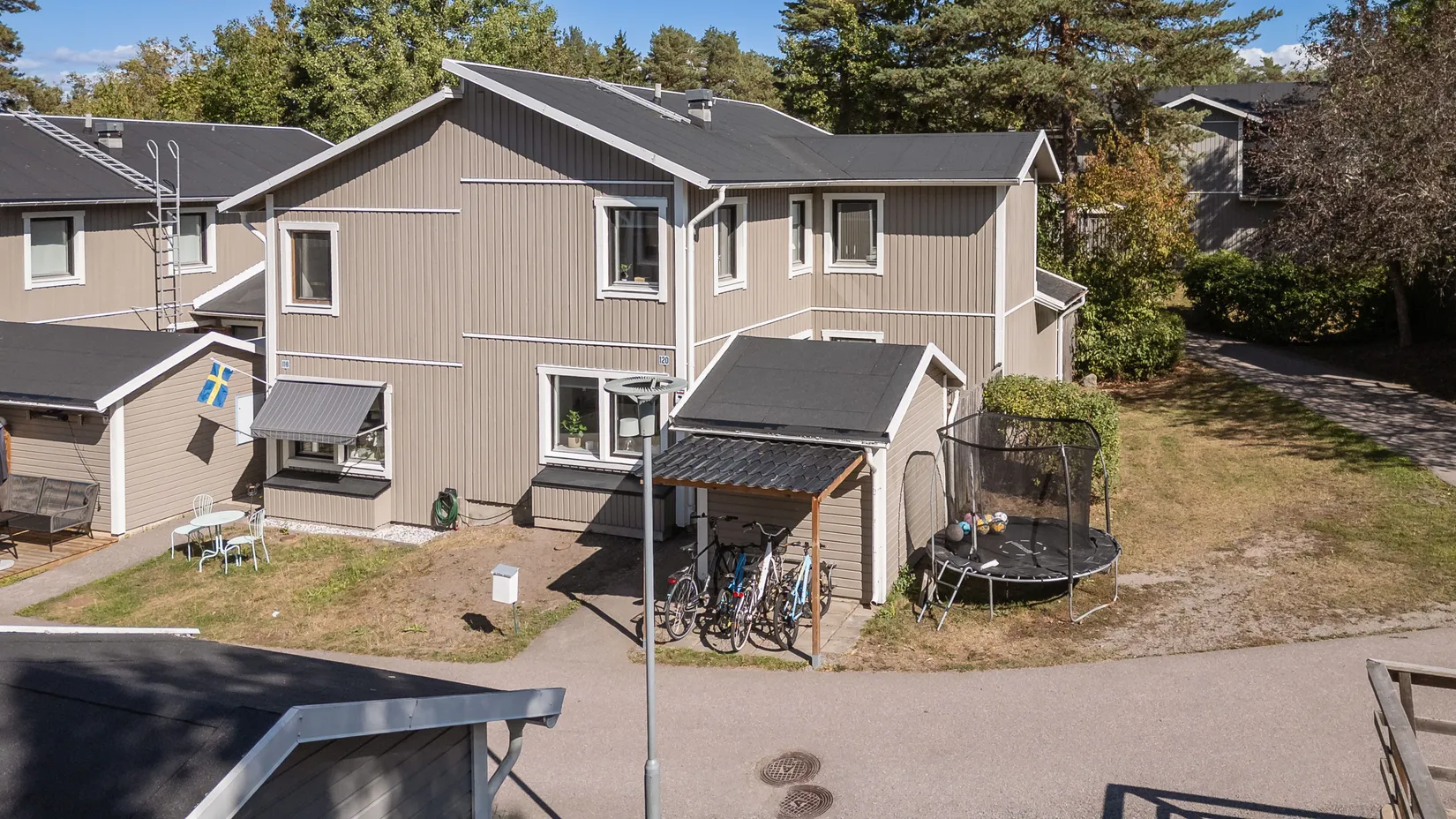 Radhus, Lärksoppsgatan  120, Bergvreten, Enköping