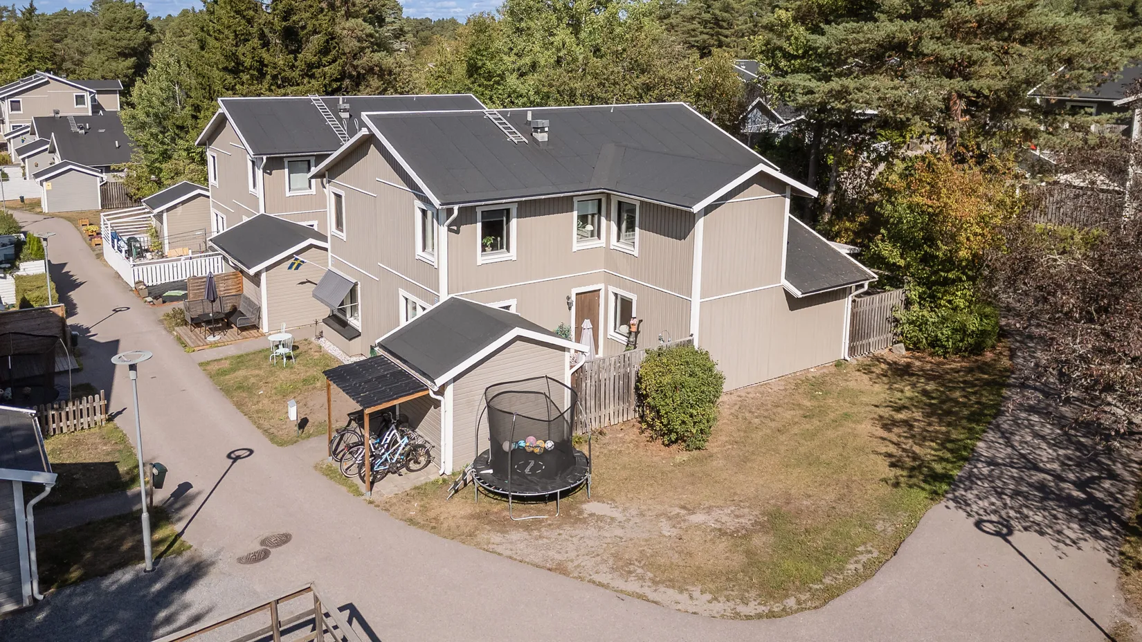 Radhus, Lärksoppsgatan  120, Bergvreten, Enköping