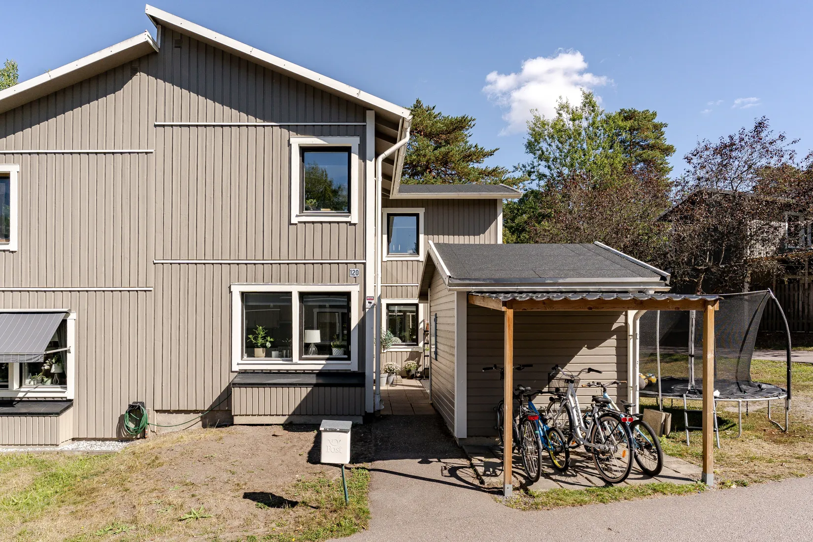 Radhus, Lärksoppsgatan  120, Bergvreten, Enköping