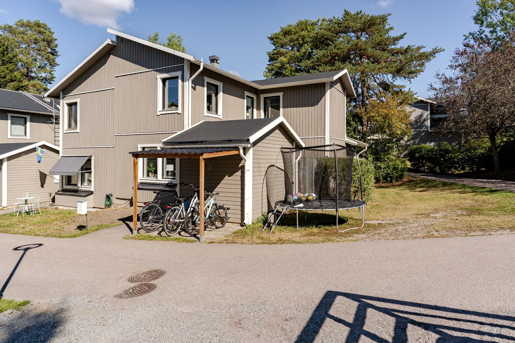 Radhus, Lärksoppsgatan  120, Bergvreten, Enköping