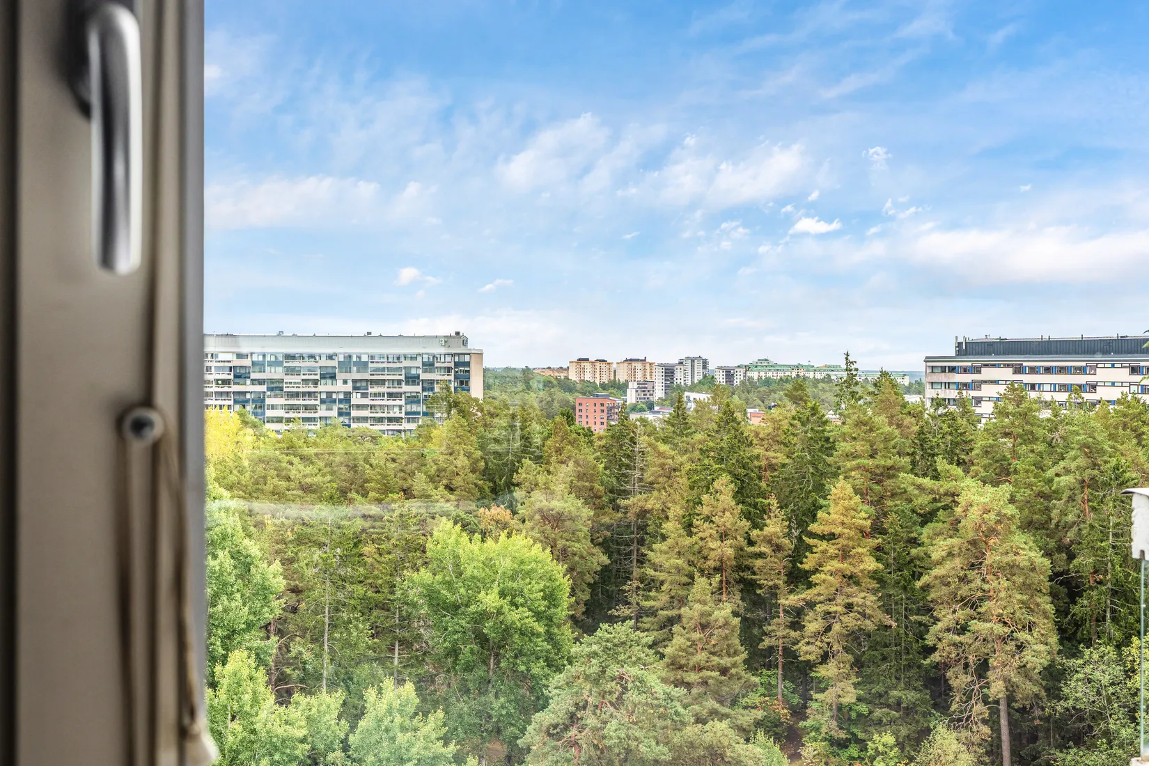 Bostadsrätt, Kometvägen 23, högst upp, Grindtorp, Täby