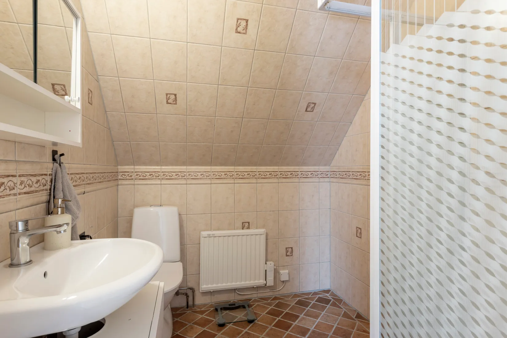 Villa, Linvägen 2, Älmsta centralt, Norrtälje
