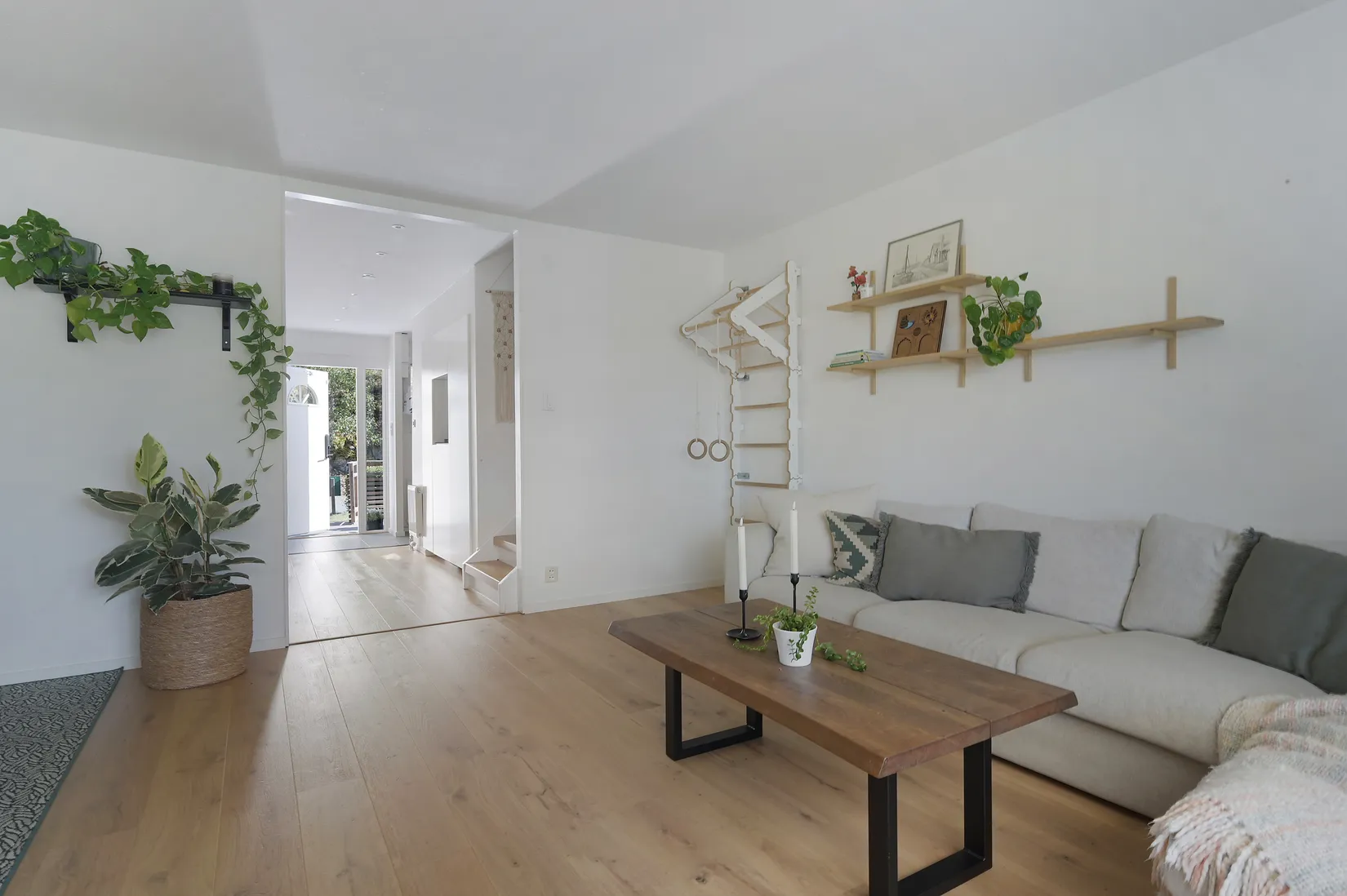 Radhus, Flygarvägen 255, Barkarby, Järfälla