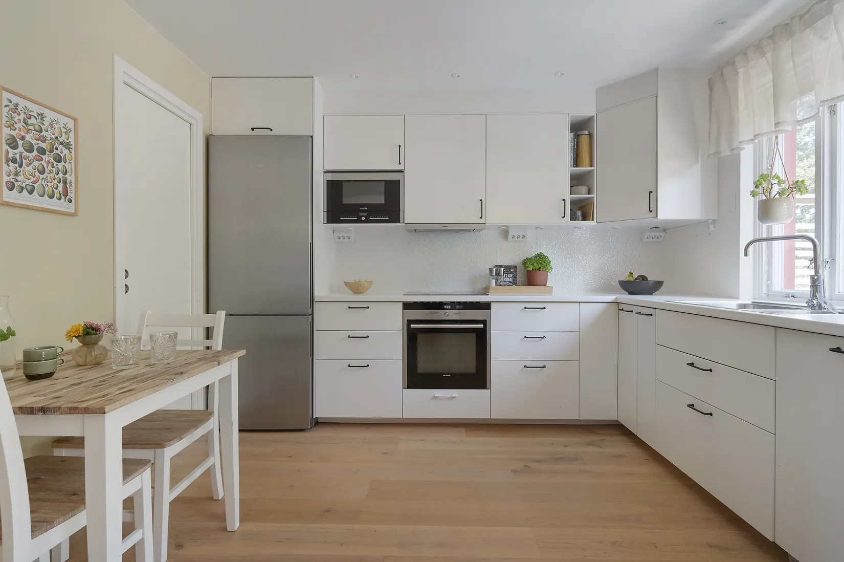 Radhus, Flygarvägen 255, Barkarby, Järfälla