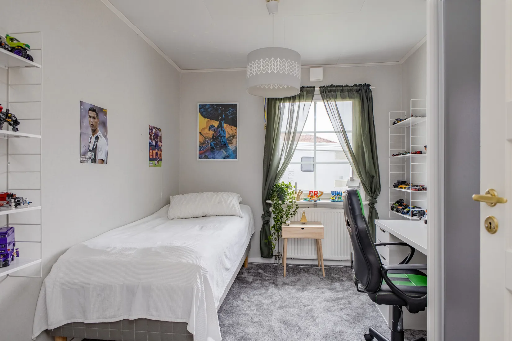 Villa, Fotbollsgatan 17, Gröngarn, Enköping
