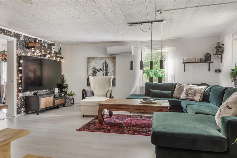 Gård/Skog, Överby 4, Tanum