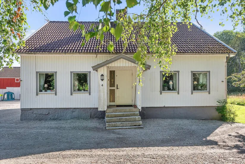 Gård/Skog, Överby 4, Tanum