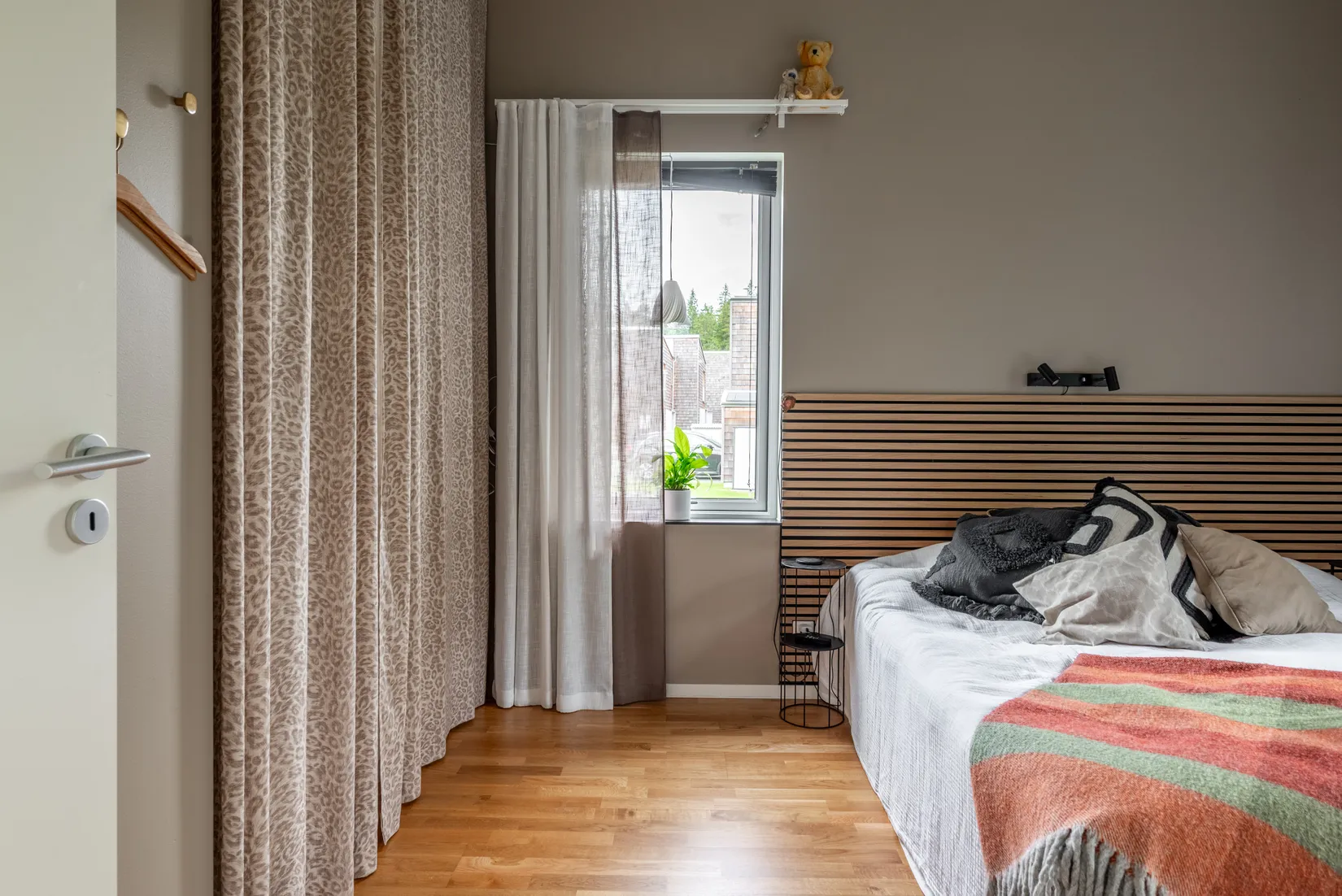 Radhus, Valthornsgatan 6A, Hestra, Borås