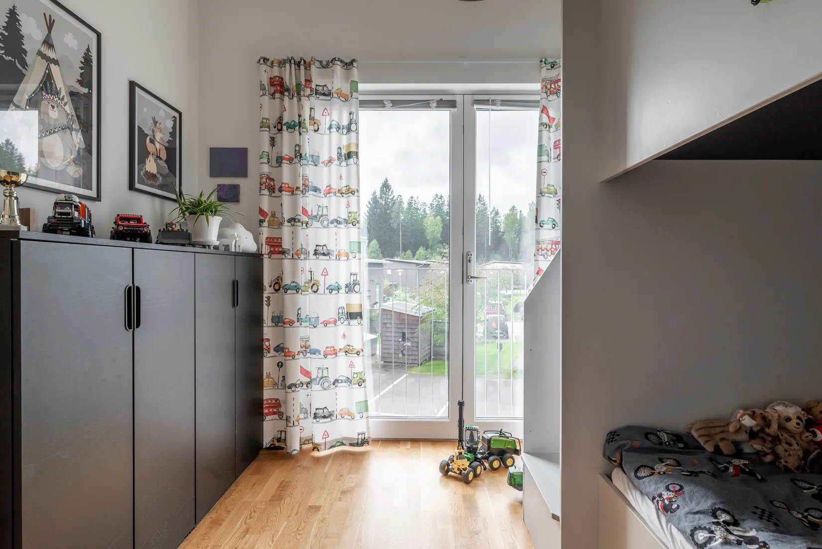 Radhus, Valthornsgatan 6A, Hestra, Borås