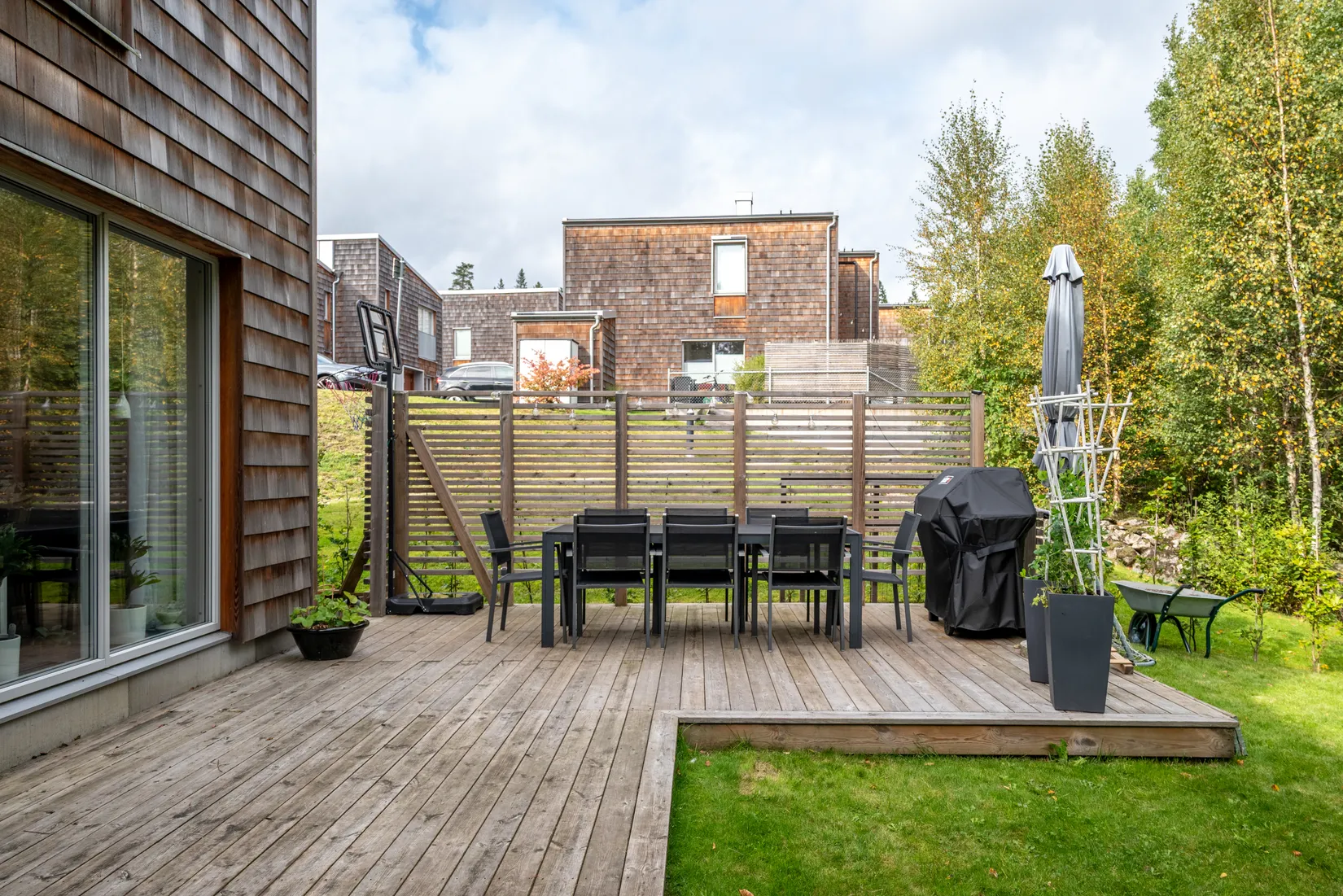 Radhus, Valthornsgatan 6A, Hestra, Borås