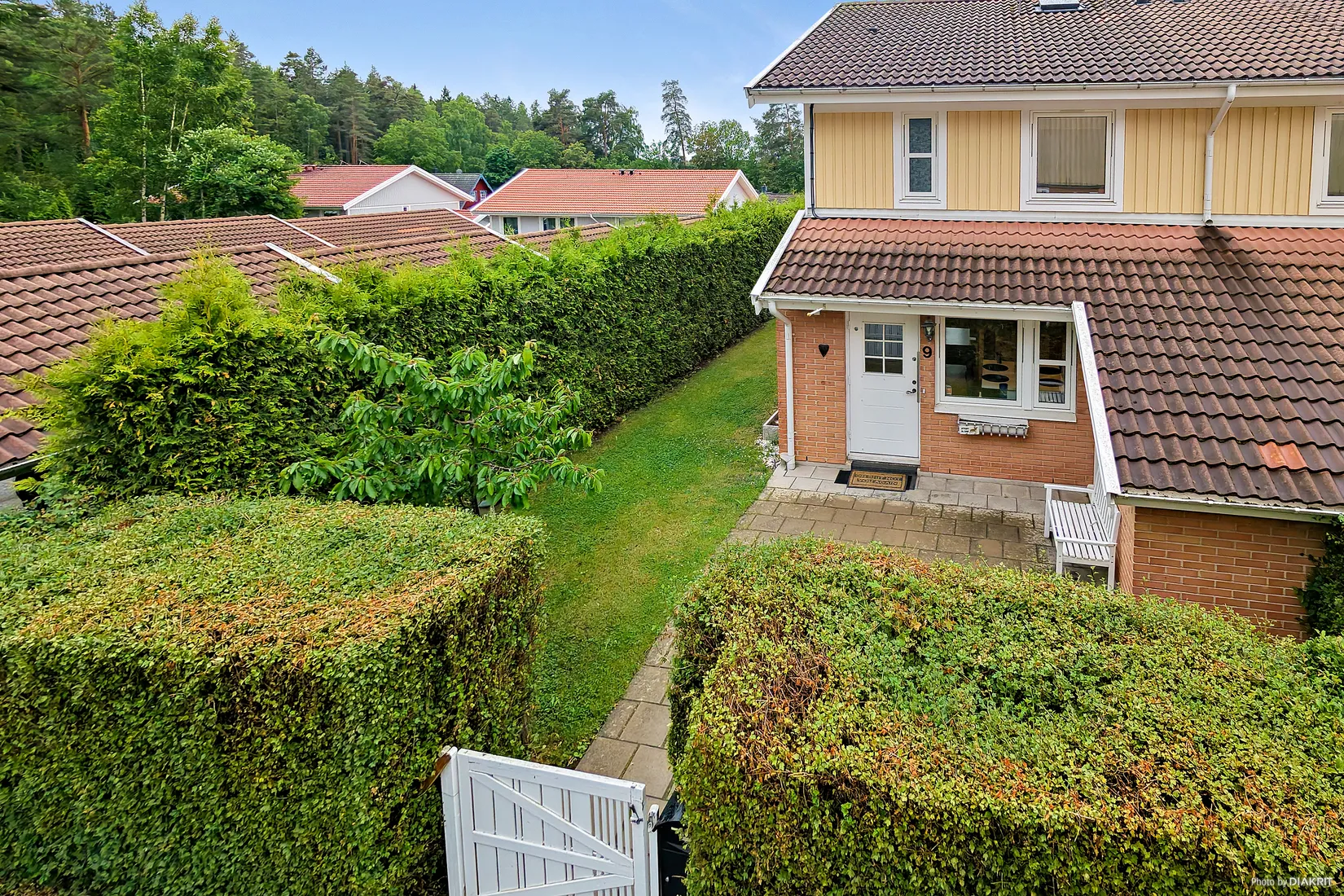 Radhus, Biskop Brasks gränd 9, Stäket, Järfälla
