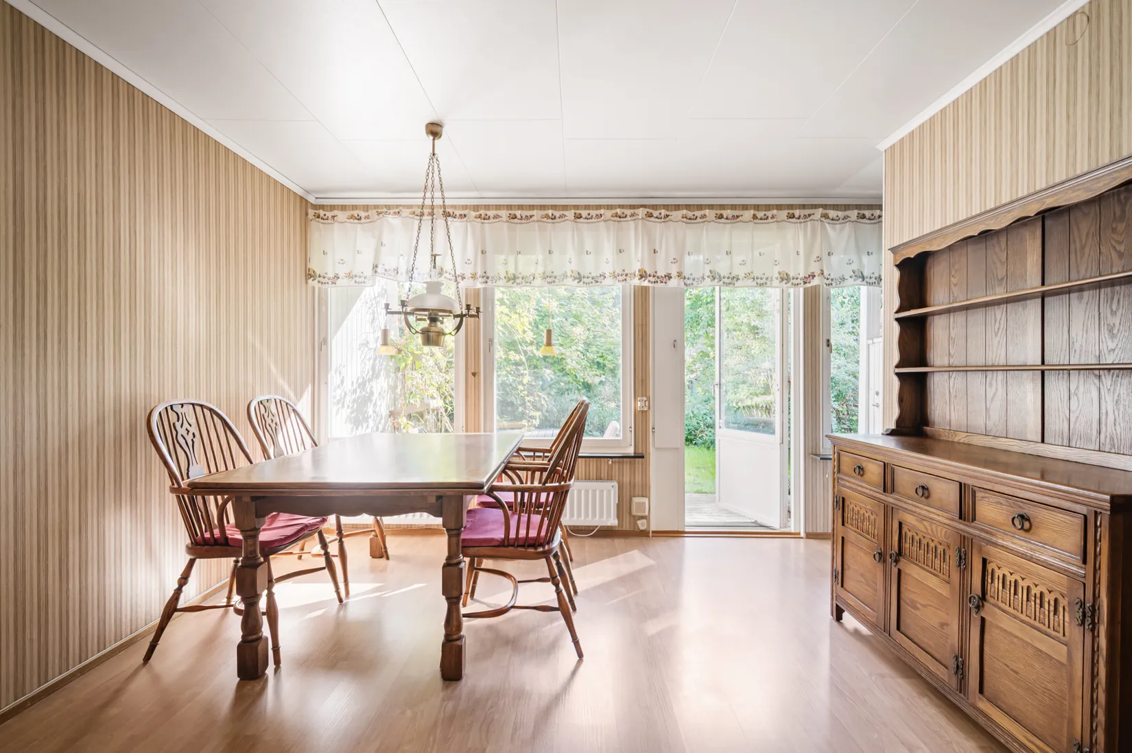 Radhus, Glimmerstigen 23, Lillsjön - Kungsängen, Upplands-Bro