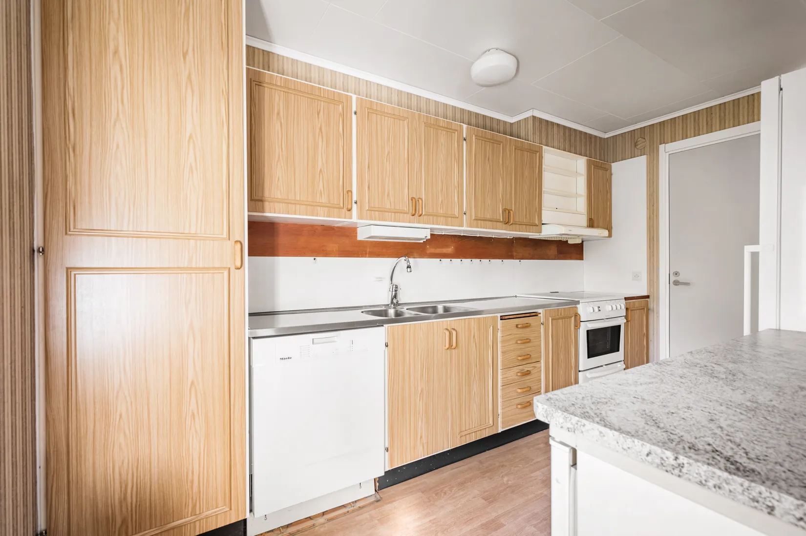 Radhus, Glimmerstigen 23, Lillsjön - Kungsängen, Upplands-Bro