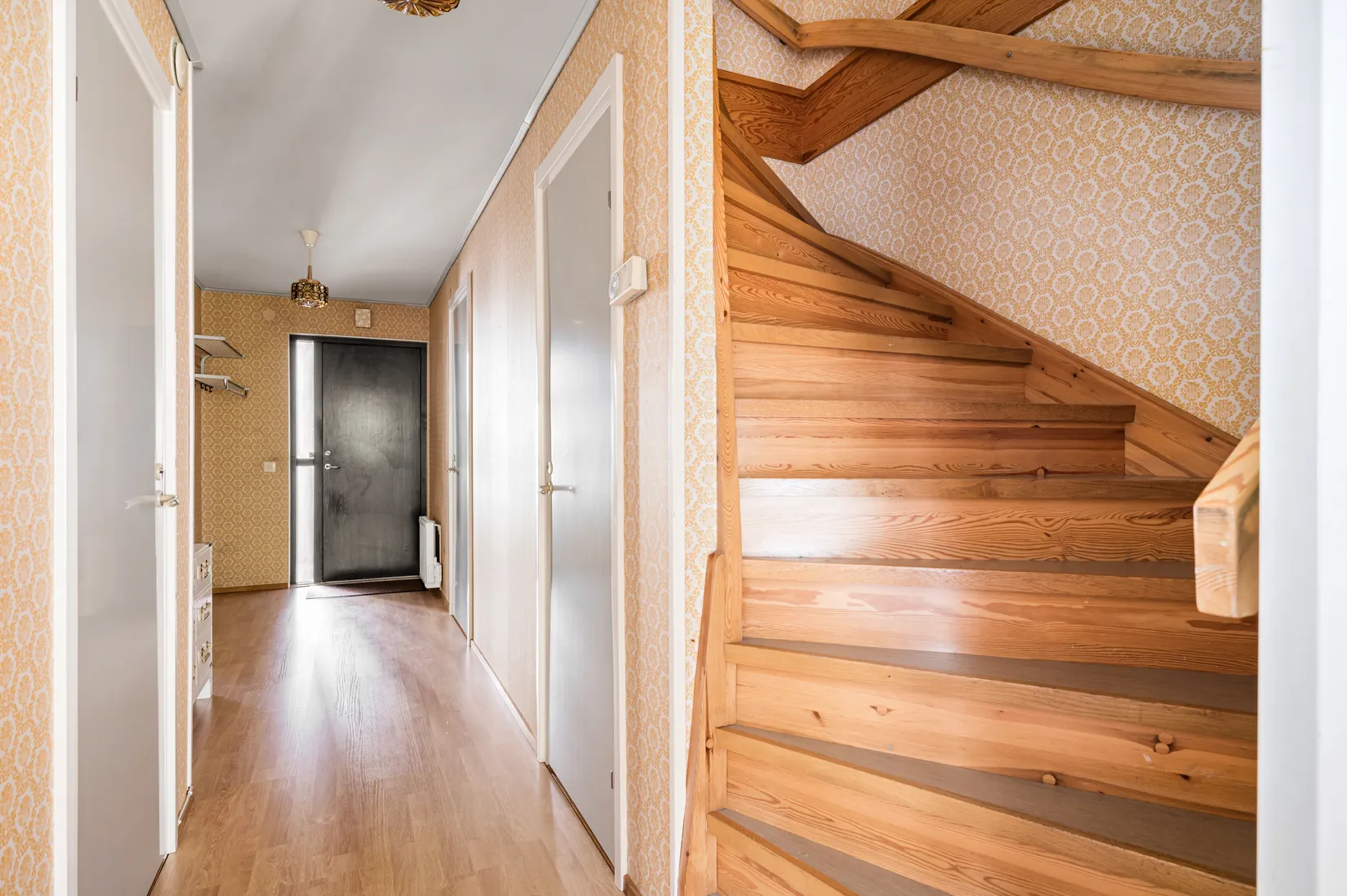 Radhus, Glimmerstigen 23, Lillsjön - Kungsängen, Upplands-Bro