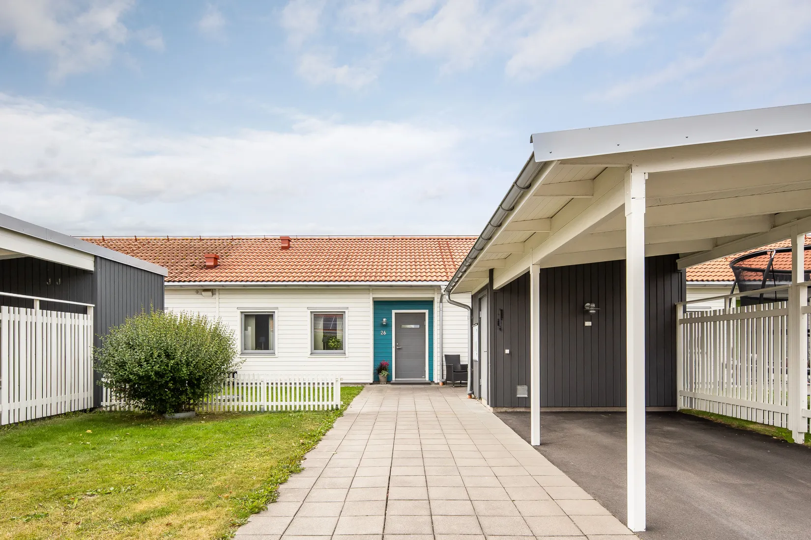 Radhus, Kapellgårdsgatan 26, Trädgårdsstaden, Skövde