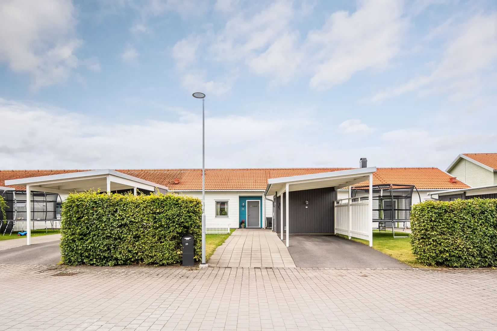 Radhus, Kapellgårdsgatan 26, Trädgårdsstaden, Skövde