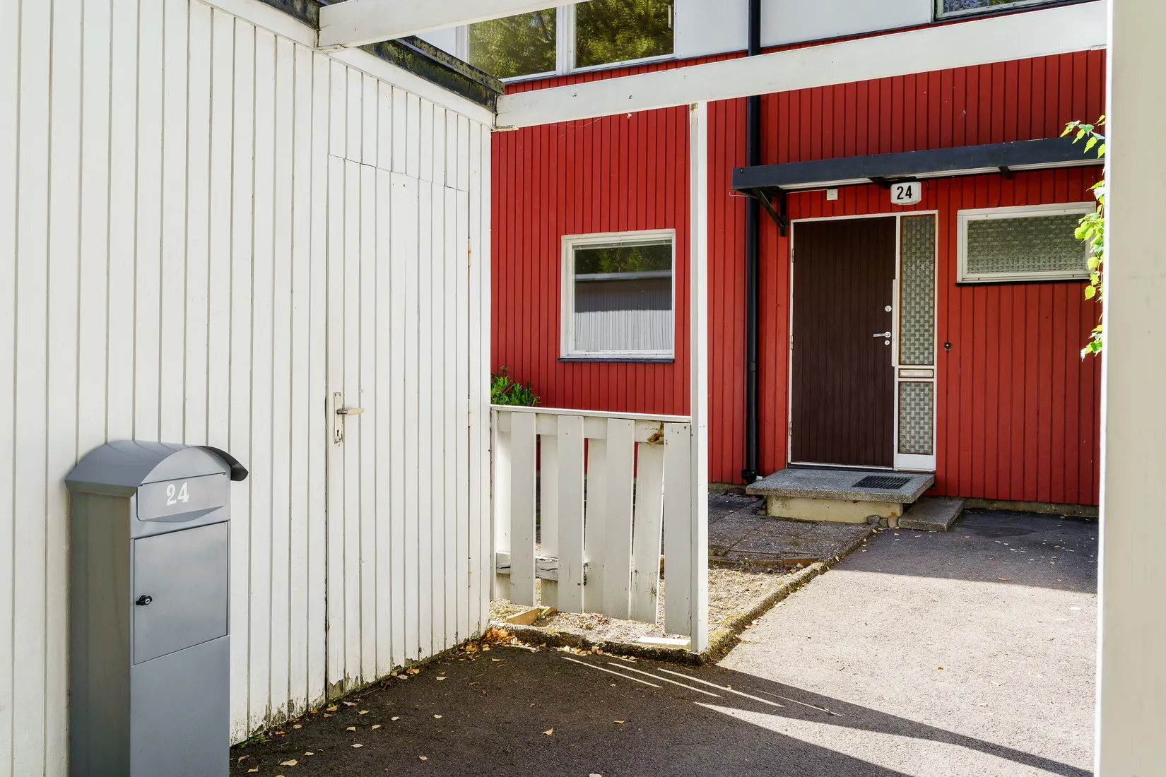 Villa, Ringduvegatan 24, Råby, Västerås