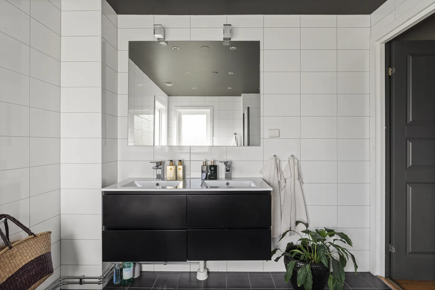 Villa, Odensvägen 46, Täby Kyrkby, Täby