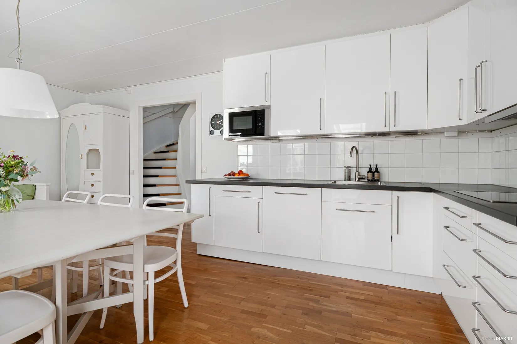 Radhus, Albert Målares väg 1E, Täby Kyrkby, Täby